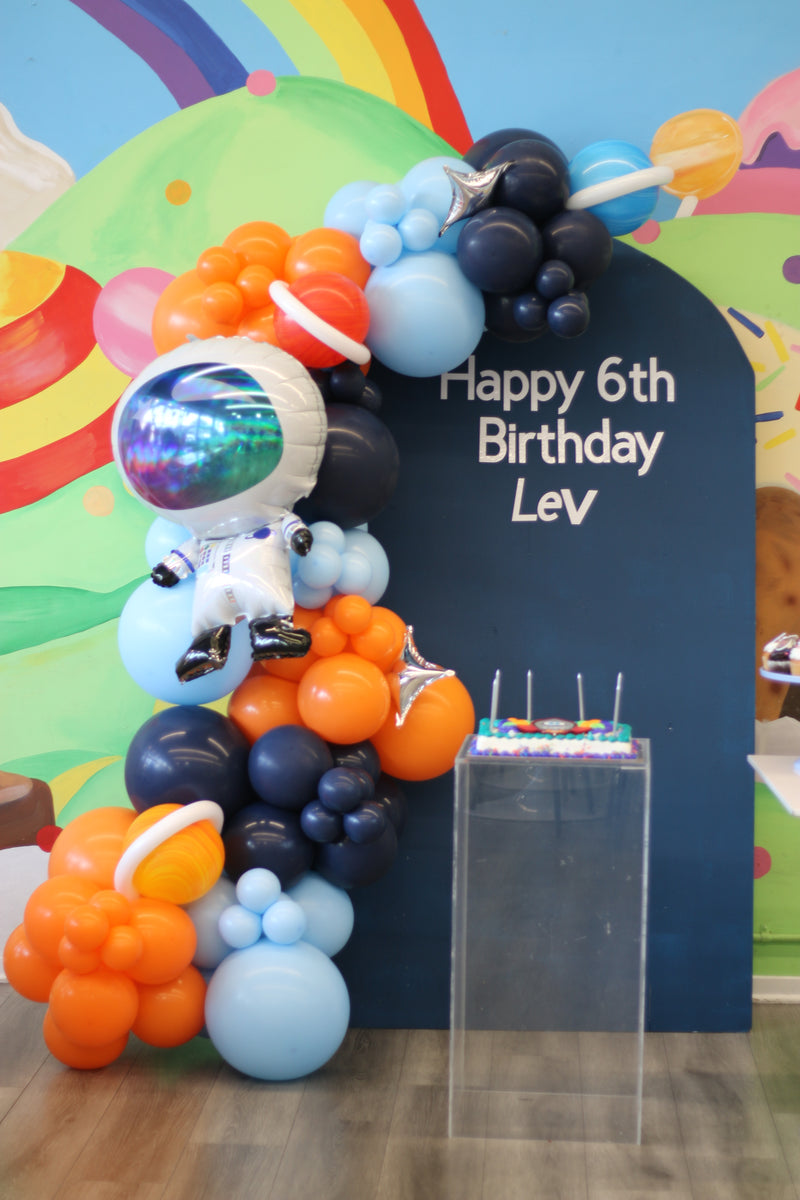 Organic Balloon Garland with Backdrop