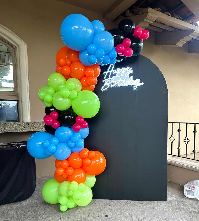 Organic Balloon Garland with Backdrop