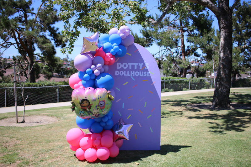 Arch Backdrop with One Garland