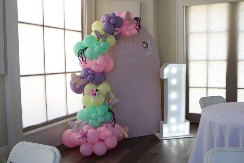Organic Balloon Garland with Backdrop